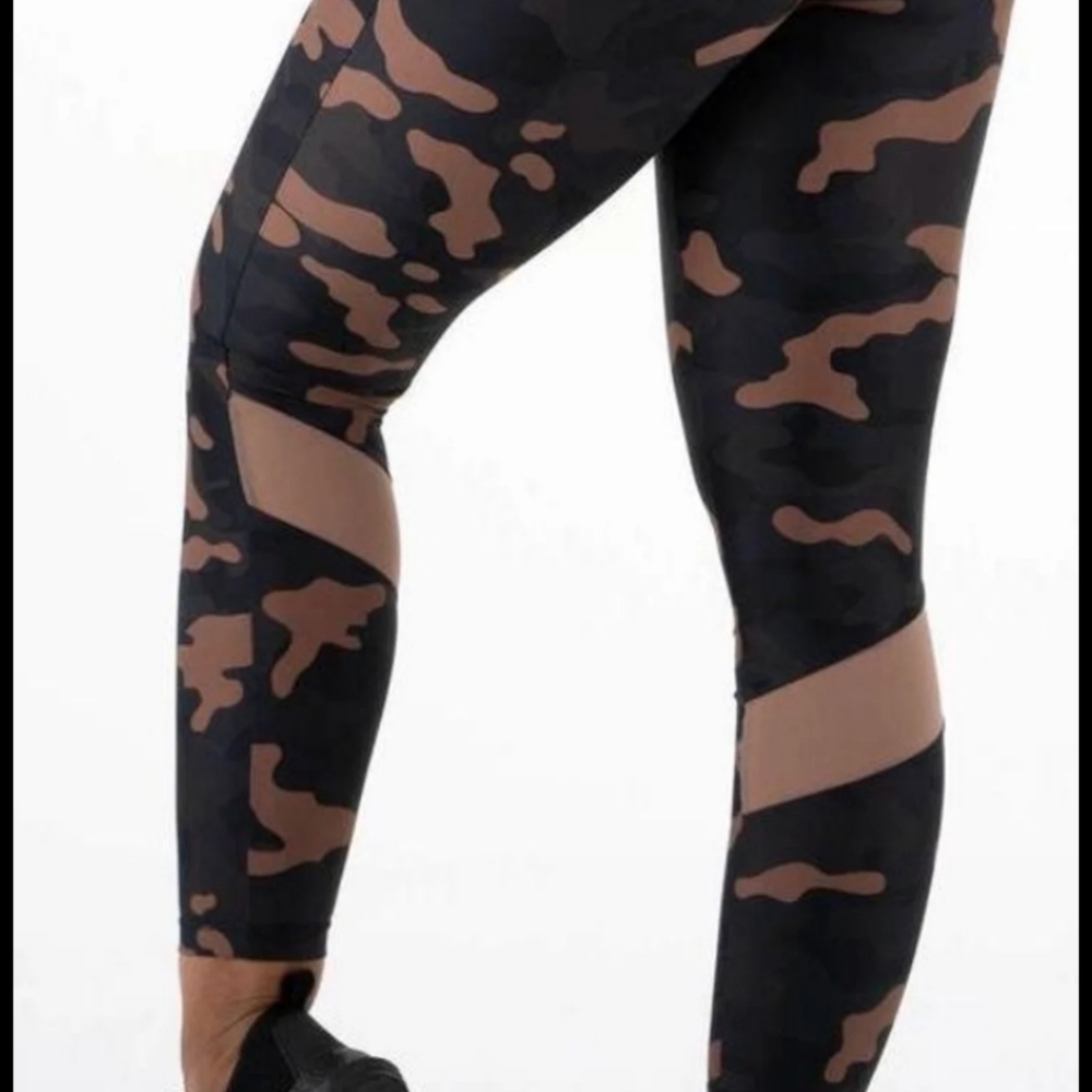 Ryderwear camo scrunch bum leggings